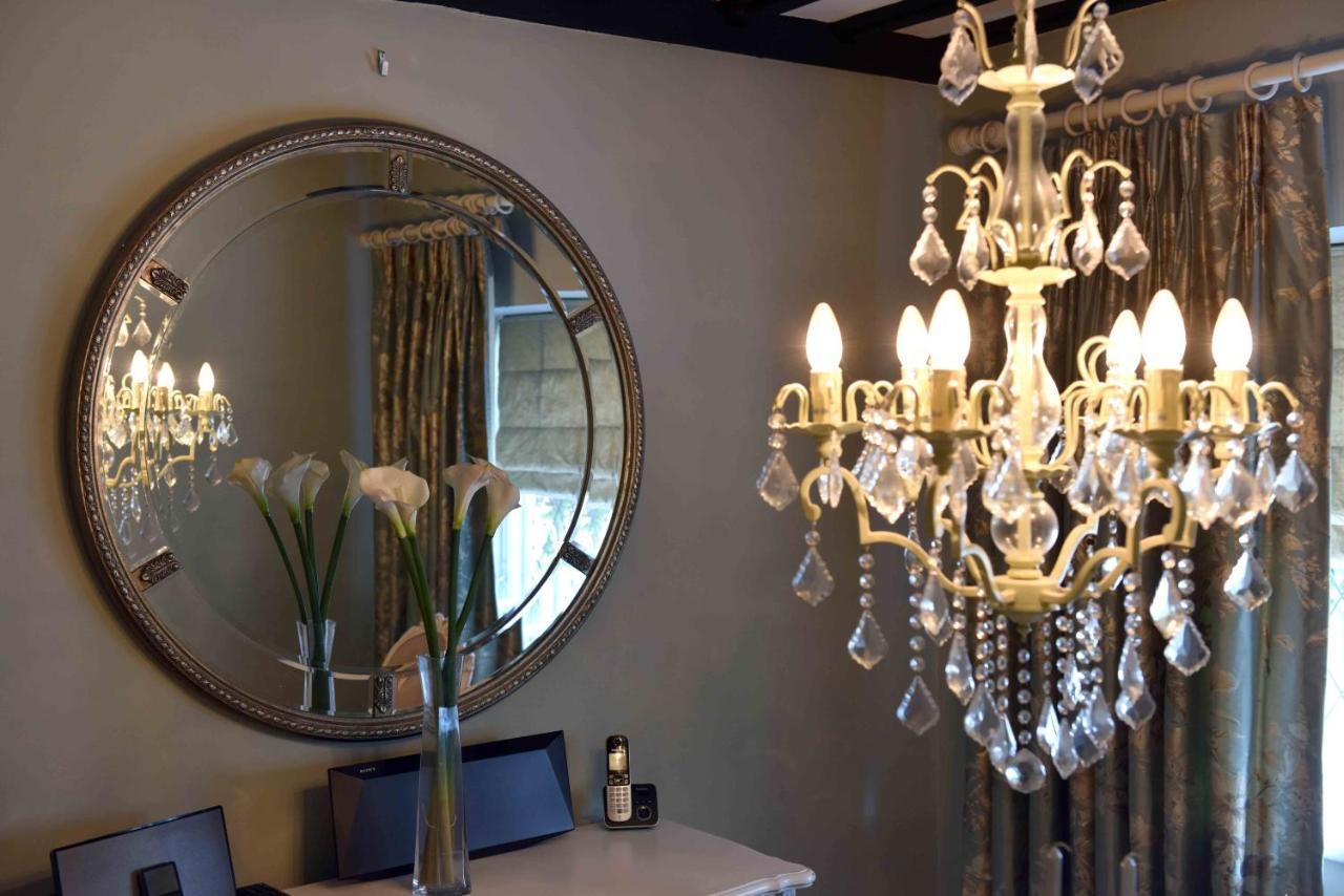 Вилла Luxury Eton House, 5 Minute Walk To Windsor Castle Экстерьер фото
