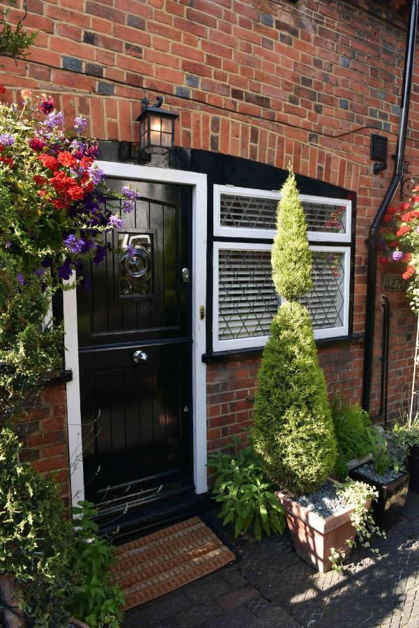 Вилла Luxury Eton House, 5 Minute Walk To Windsor Castle Экстерьер фото