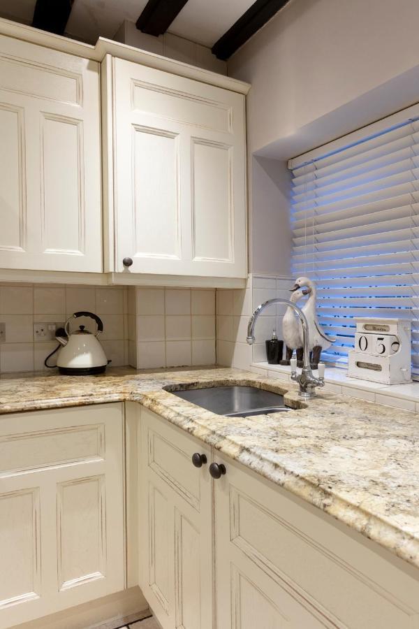Вилла Luxury Eton House, 5 Minute Walk To Windsor Castle Экстерьер фото